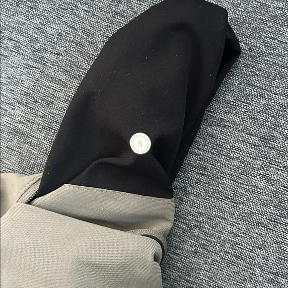 Lululemon ABC Jogger - Picture 2 of 4